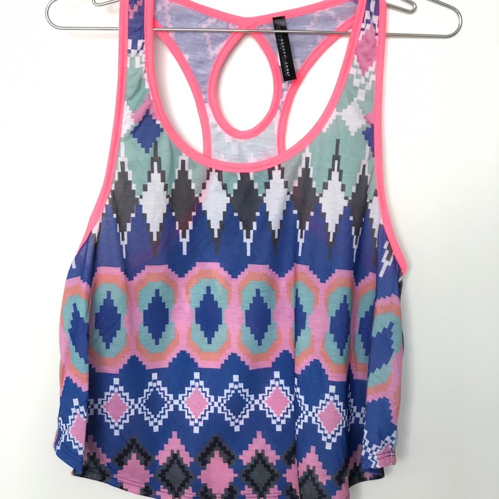 Ladies Crop. Size medium. NWT